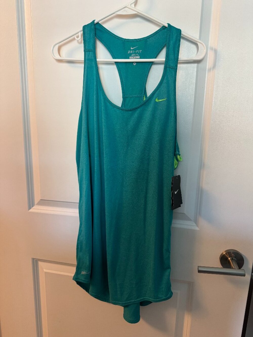 Nike active tank top with tag M